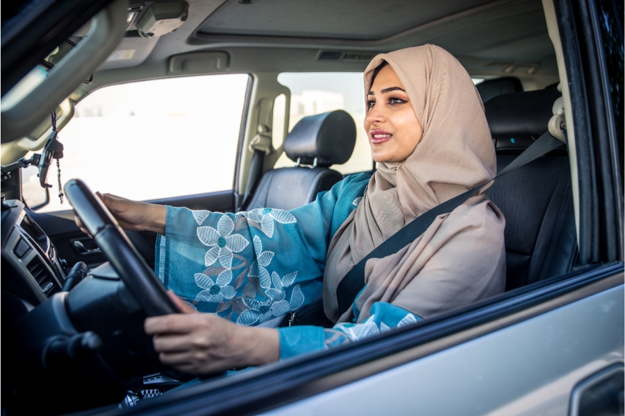 A Dubai Coastal Drive from Jumeirah to Dubai Marina