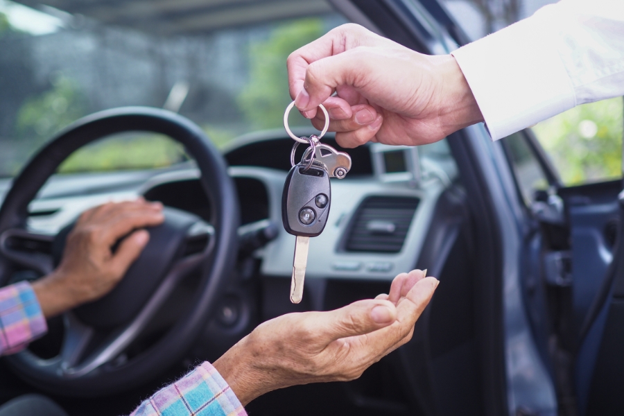 Car Rental in Al Quoz: Best Deals for Business and Daily Use