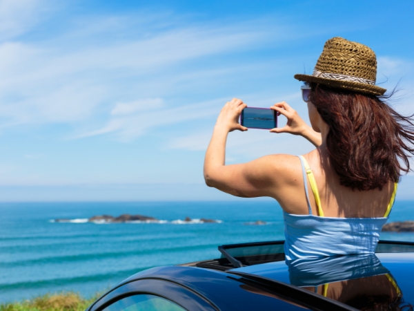 A Dubai Coastal Drive from Jumeirah to Dubai Marina