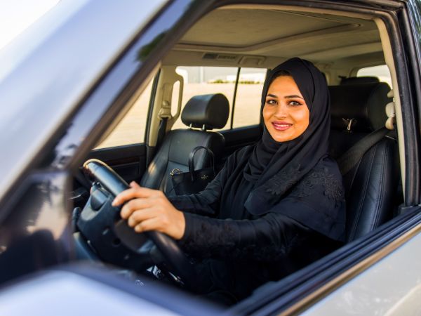 Deciding Between SUV and Sedan Rentals for Your Dubai Visit