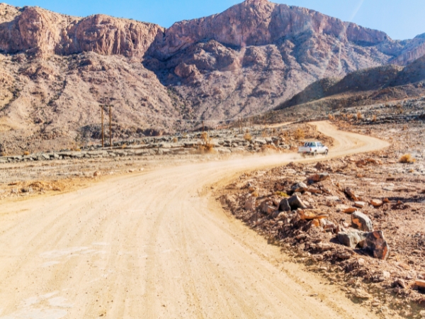 Driving Through the Hajar Mountains: What Car Renters Should Know