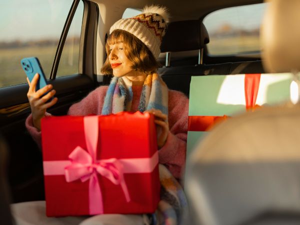 Essential Tips for Tourists to Rent a Car Smoothly During the UAE Holiday Rush